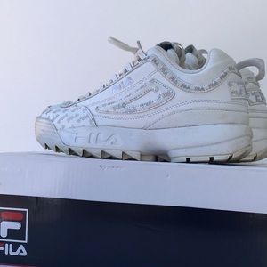 these are Fila size 7 worn a few times  :with box!